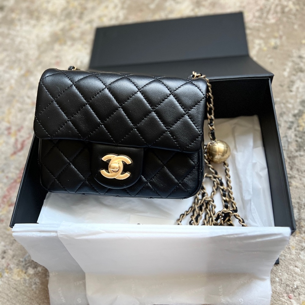 【SOLD】 Completely NEW Chanel Lambskin Pearl Crush Quilted mini flap